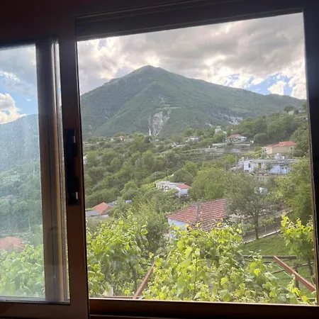 Bedena House Kolonje (Gjirokaster)