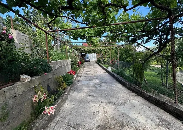 Bedena House Ferienhaus *